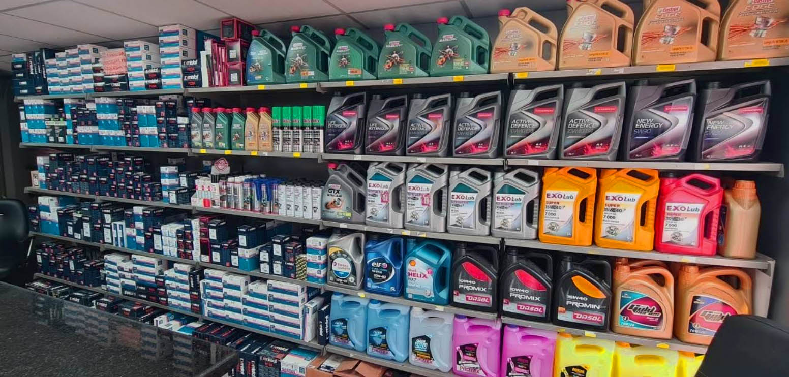 Huiles moteur de haute qualité et équipements professionnels de garage